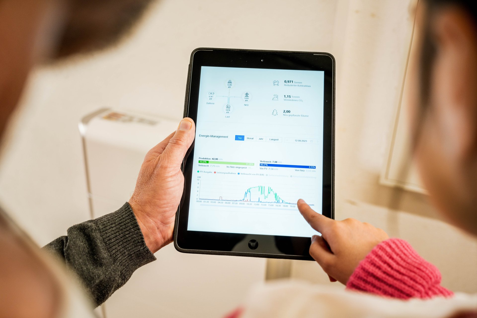 Fink&Fuchs - Kunde: LEA Hessen - Erweiterung Solarkampagne (Shooting Eigenheim) 25.10.2023  - ©markusfeger.de/Fink&Fuchs